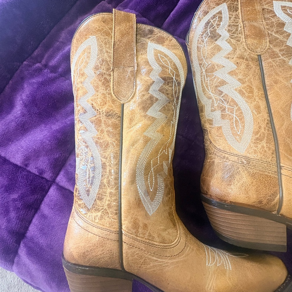 Tan Western Heeled Boots